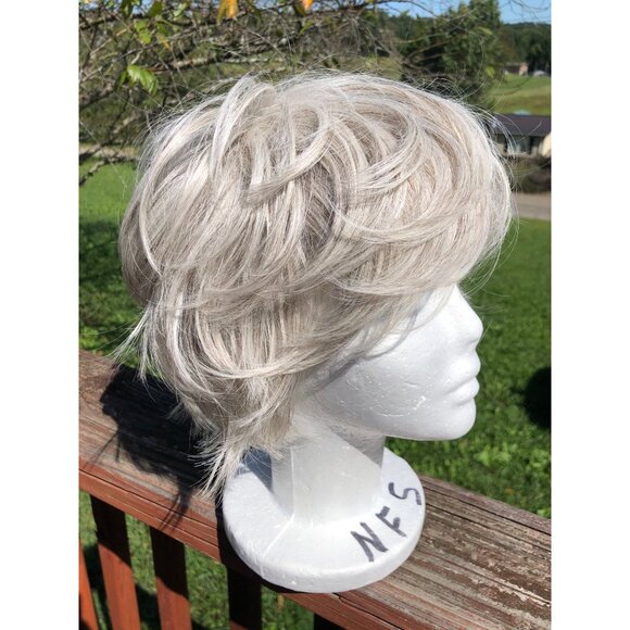 Wig Womens Short Layered Silver Grey Blonde Wig Wispy Gray Shag - Picture 2 of 11